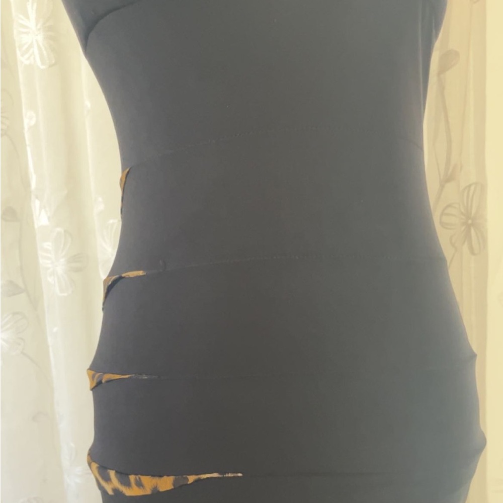LBD - Picture 4 of 4